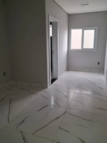 Sobrado para venda possui 286 metros quadrados com 4 quartos em Jardim Imperial - Cuiabá -