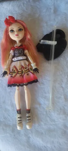 Boneca Ever After High Apple hat tastic party