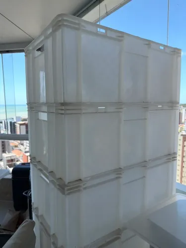 ? 12 Caixas Plásticas Grandes Empilháveis - R$ 180 cada