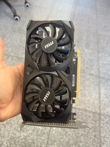 RTX 3050 6gb dual fan MSI muito nova