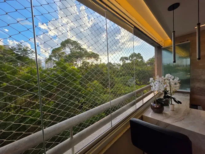 Apartamento para venda tem 182 metros quadrados com 4 quartos