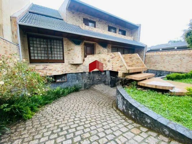 Casa com 551m² 4 quartos, à venda, no bairro Jardim Social em Curitiba