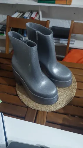 Bota Melissa tamanho 37