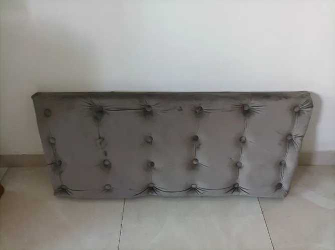 Cabeceira de cama solteiro. Tamanho: comprimento: 1,10. Altura: 50 cm. Largura: 7 cm.