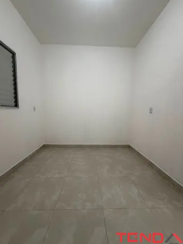 Casa terrea para locação em Sorocaba-SP, bairro Jardim Nilton Torres: 2 cômodos 1 banheiro