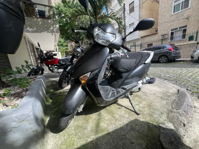 Honda lead automática toda em dia