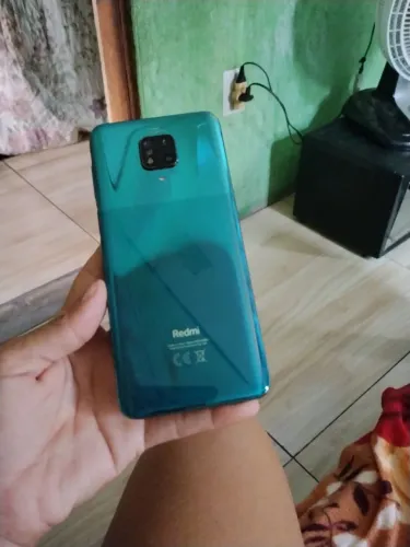 Celular com tela quebrada 
