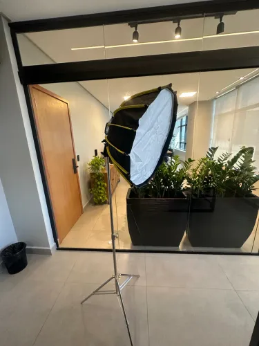 Softbox Parabolico Greika Gkt600 C/ Led Bicolor 100w E Tripé