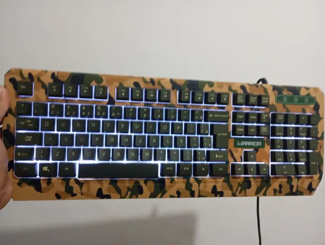 Teclado camuflado gamer com led