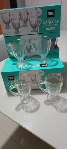 Jogo de canecas com fio de ouro
