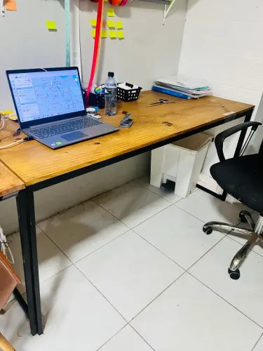 Vendo 3 mesas - 1 grande e 2 menores