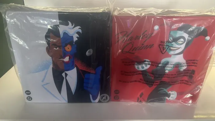 Mondo arlequina e duas caras 