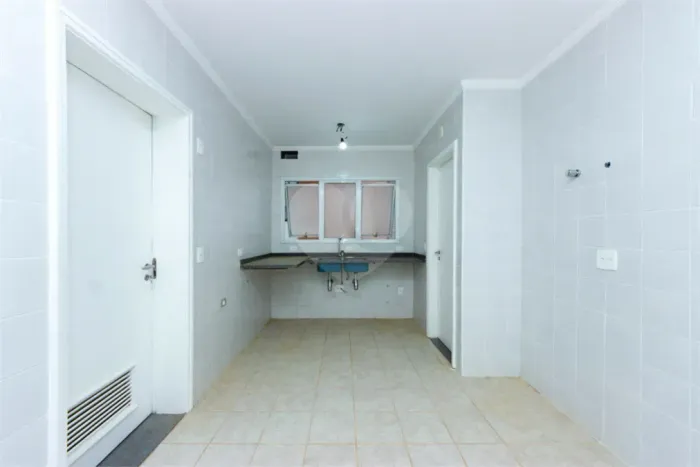 Imóvel para aluguel e venda possui 220 metros quadrados com 4 quartos em Perdizes - São Pa