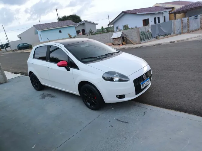 Fiat Punto Essence 1.6 Flex 16V 5P 2012