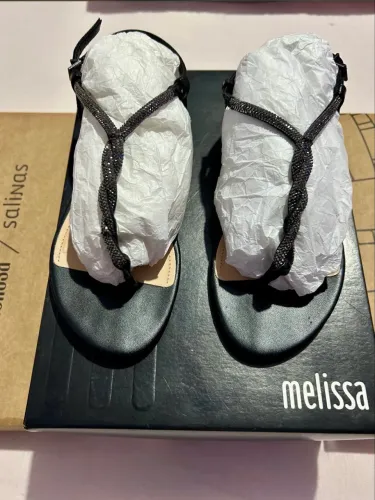 Sandália rasteira Arezzo 