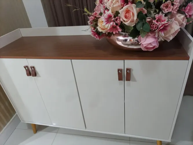 Vendo um aparador novíssimo pode levar na caixa ou montada