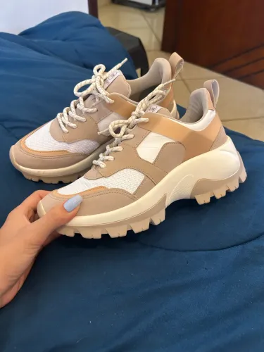 Tênis feminino Chunky Via Marte - tamanho 35