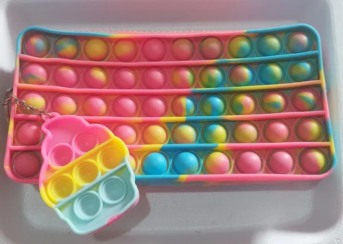 Estojo pop-it