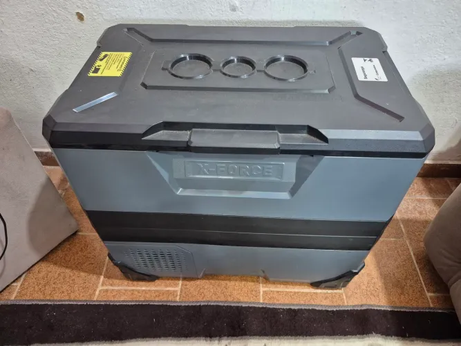 Geladeira de caminhão maxclima 46 litros 12/24 volts portilho marca x.force digital
