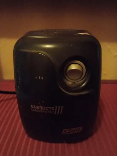 Estabilizador de Voltagem para Computador Pc Funcionando único dono