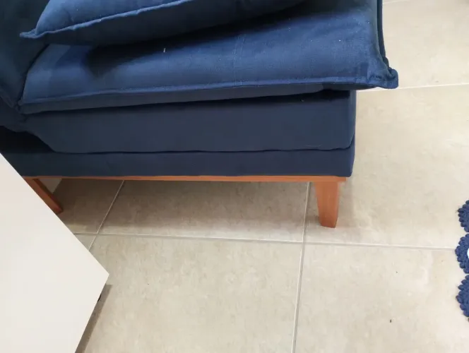 Vendo um sofá cama da Mobly azul veludo foi usado uma vez