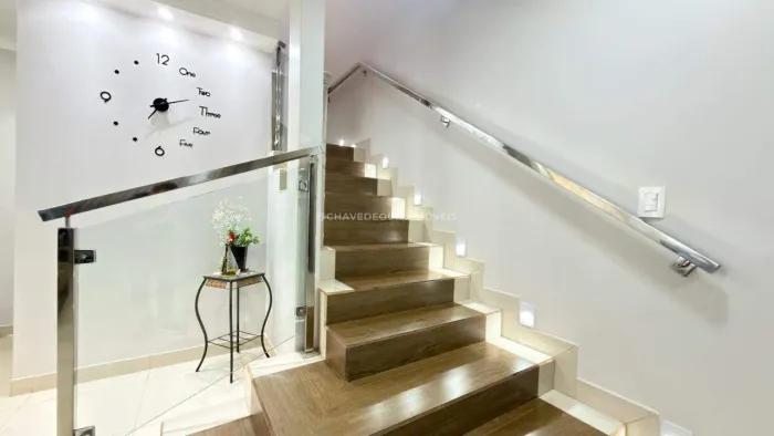 Casa 2 andar, 3 Quartos 1 Suite, a Venda bairro Laranjeira I