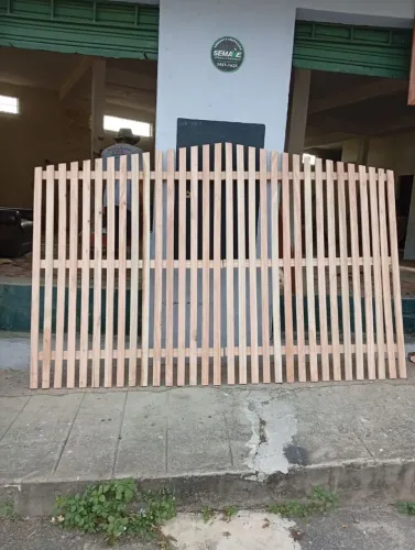 Porteira de madeira rústica 