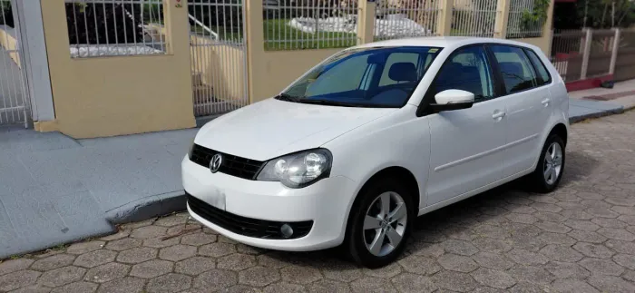 Volkswagen Polo 1.6 Mi/s.ouro 1.6 MI Tot.flex 8V 5P 2014