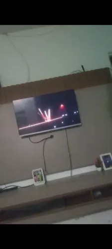 Vendo tv 32 polegadas semi nova