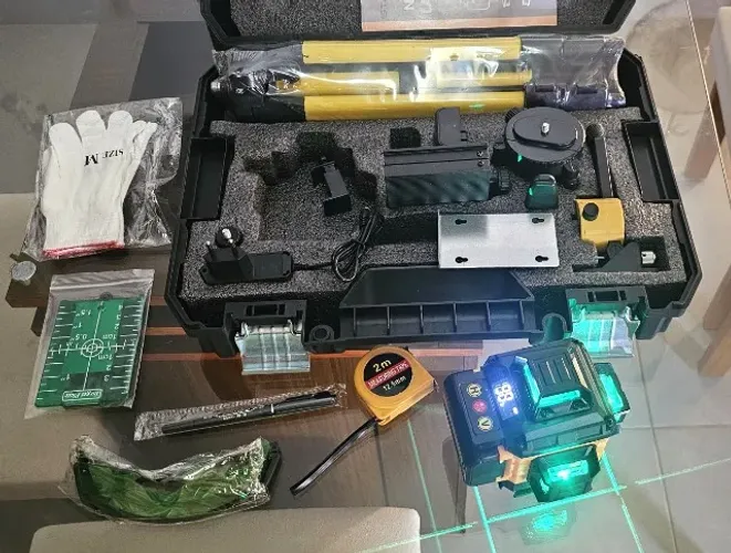Nível a Laser 16 Linhas Verdes Com Tripé 2 Baterias Maleta Suporte Teto Imã Elevador