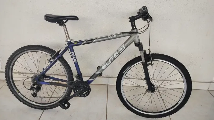 Bike Caloi elite aro 26!! Peças Shimano!!