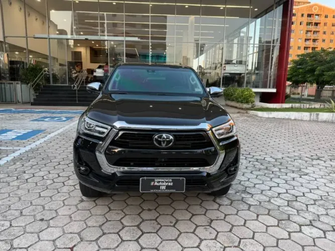 Toyota Hilux CD SRX Plus 4X4 2.8 TDI Die. Aut. 2023