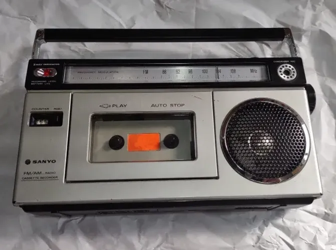 Sanyo Radio Cassette Recorder M1700F