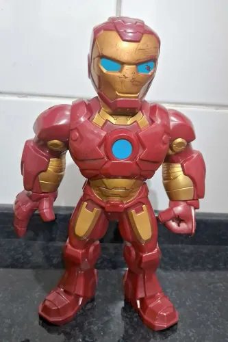 Boneco Super Herói Homem de Ferro Hasbro