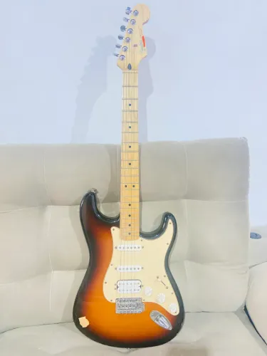 $5.000 PRA VENDER !!! GUITARRA FENDER MEX + PEDALEIRA ME 80 + CASE VENDA SÓ ATE SAB E DOM
