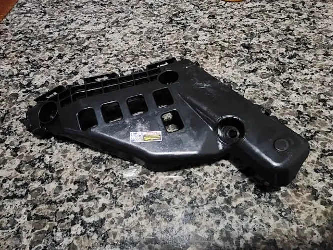 Guia Para-choque Dianteiro Direito Corolla 2014 15 16 2016 17 18