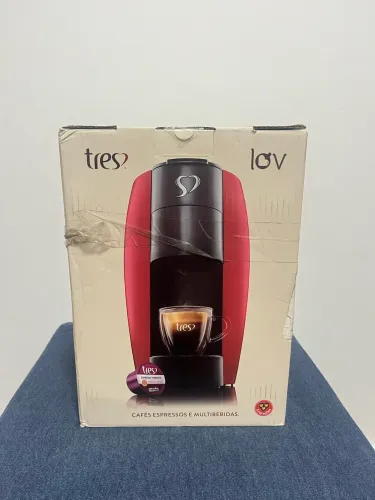 Cafeteira TRES LOV Vermelha - Nova na Caixa