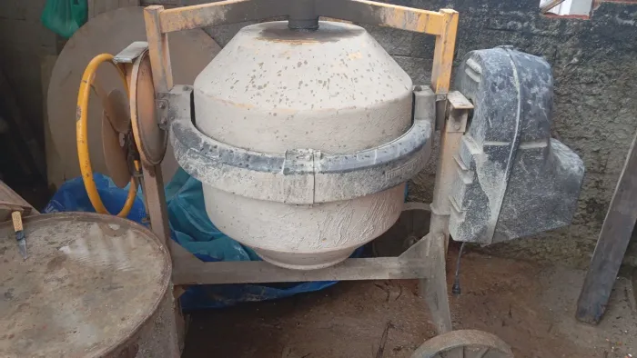 Betoneira 250L