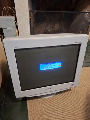 Monitor Sony Trinitron G520