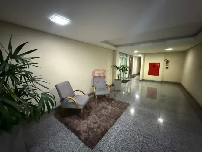 Excelente Cobertura 203 m² 4 quartos 3 vagas (1 presa e 2 livres)