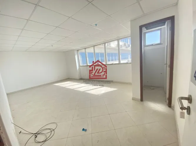 Sala em Imbetiba, Macaé: 29m² à venda e locação