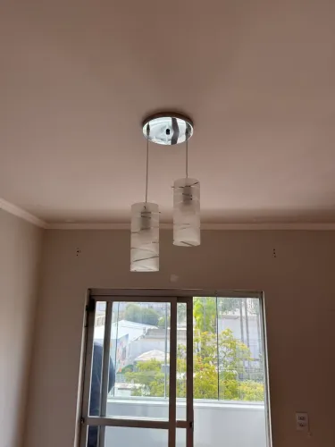 Pendentes com lâmpadas led + 1 plafon