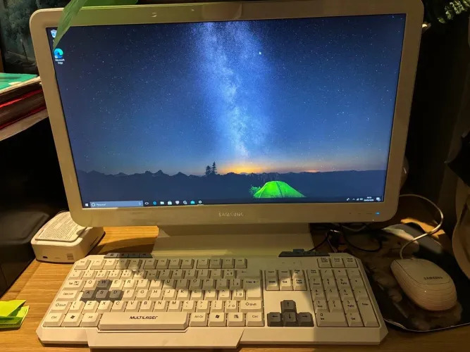 Computador Samsung All in one bem conservado 