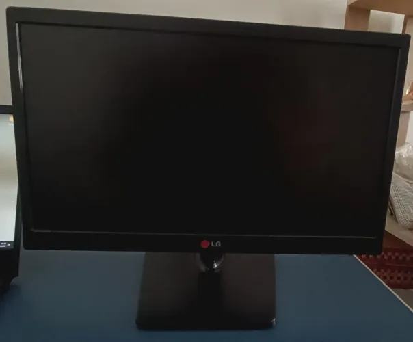 Monitor LG Flatron 20EN33SS-B 19,5"