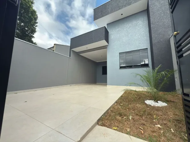 Casa térrea para venda possui 80 m2 com 3 quartos em Jardim Verão - Sarandi - PR