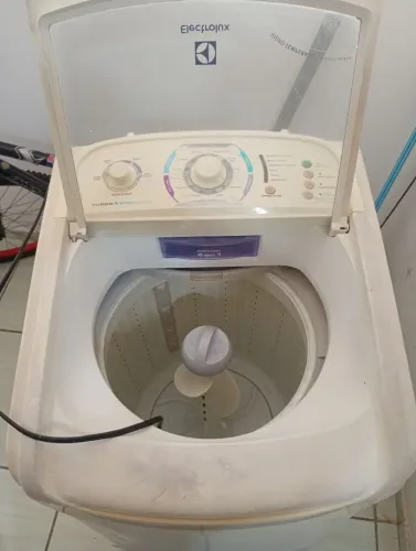 Máquina de lavar roupas turbo 8KG Eletrolux 