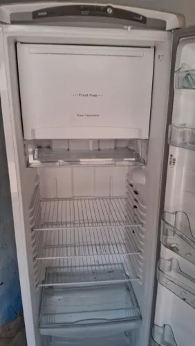 Geladeira Cônsul Frost Free 300 Litros(BOA)
