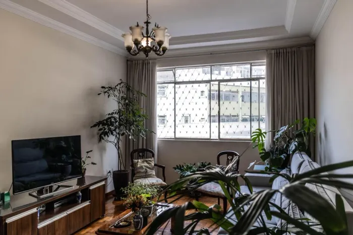 Apartamento à Venda - Coração de Jesus, 3 Quartos, 140 m2