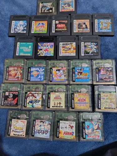 Lote de fitas de Nintendo game boy