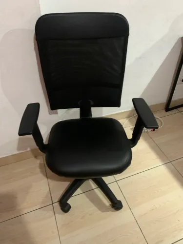 Cadeira escritório ergonômica NR17 giratória